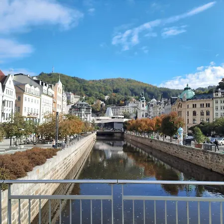 Apartman Nad Kolonadou Karlovy Vary Exterior photo
